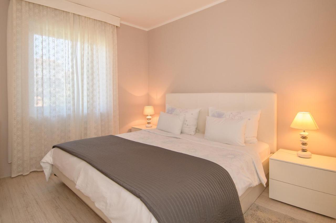 Apartments Dora 포레치 외부 사진