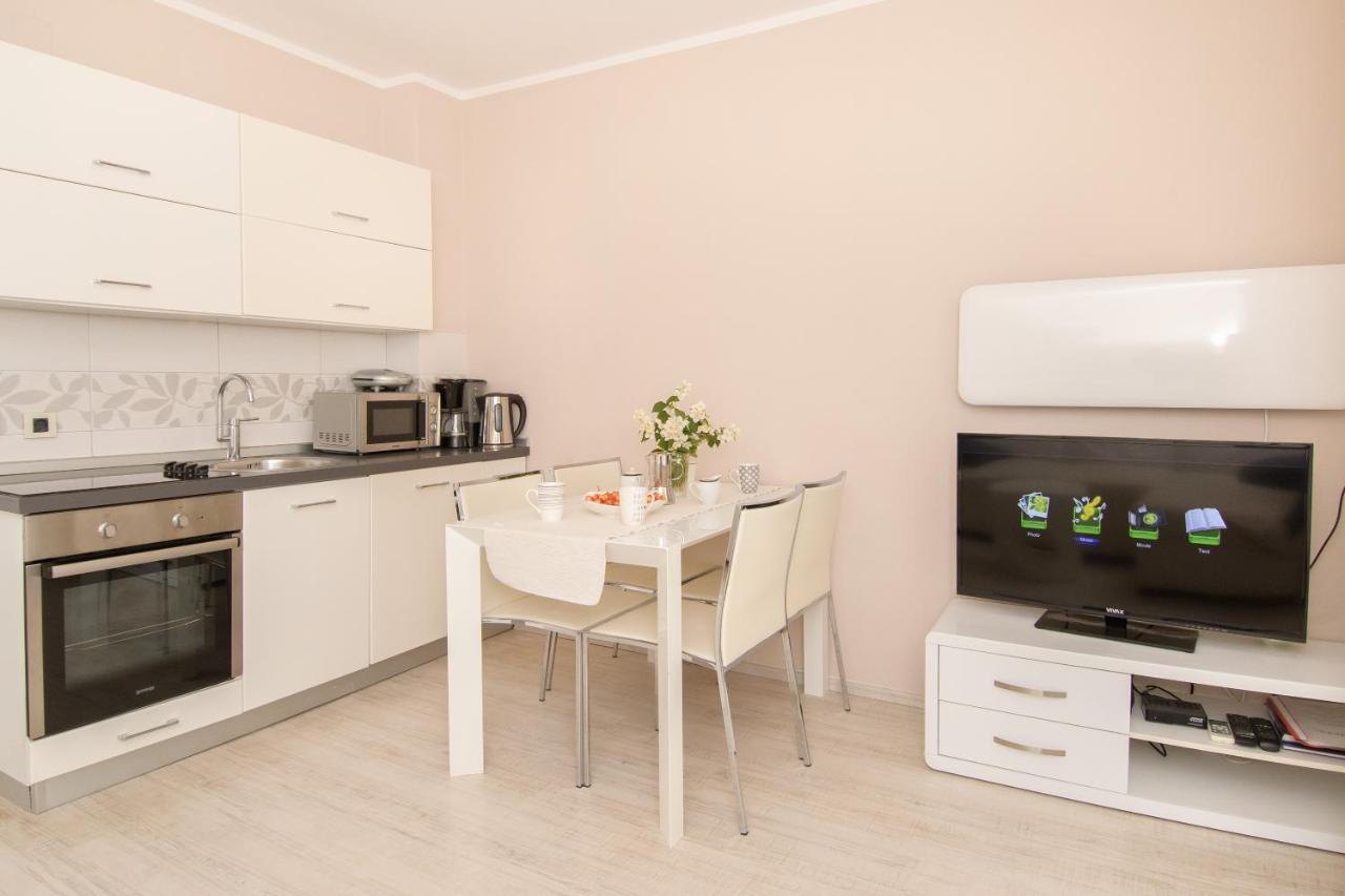 Apartments Dora 포레치 외부 사진